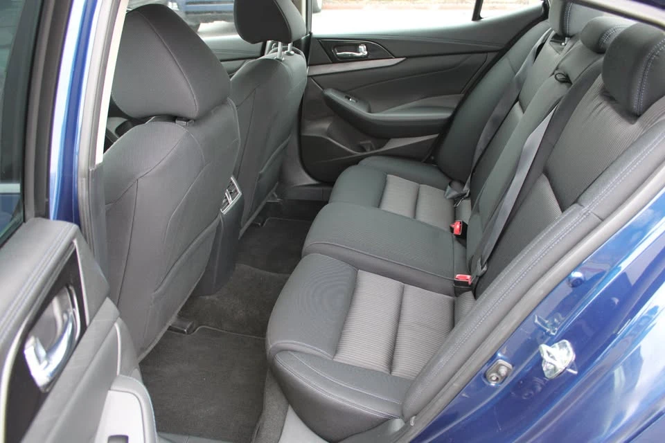 2017 Nissan Maxima 8th Gen - Image 10 of 18