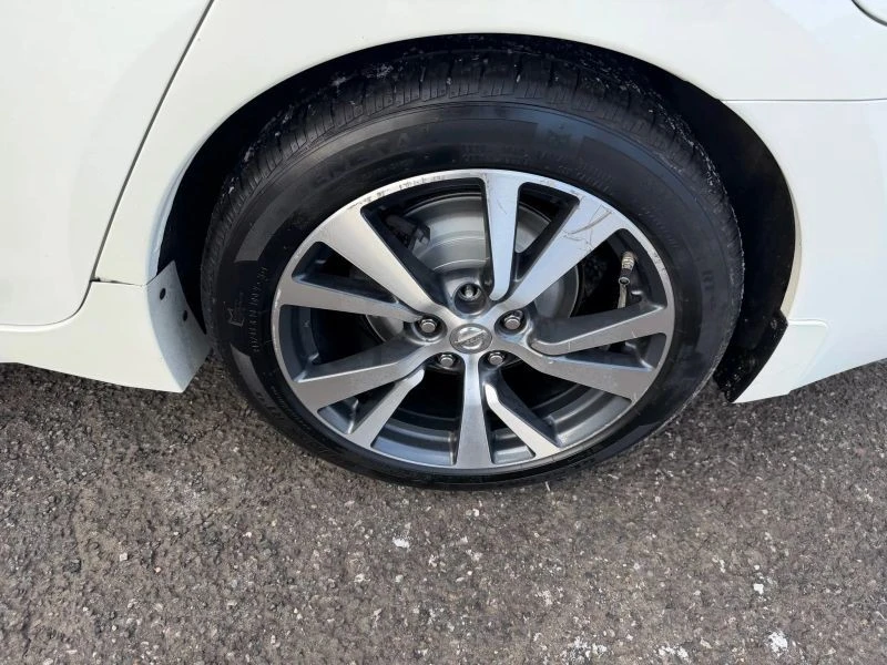 2017 Nissan Maxima 8th Gen - Image 9 of 12