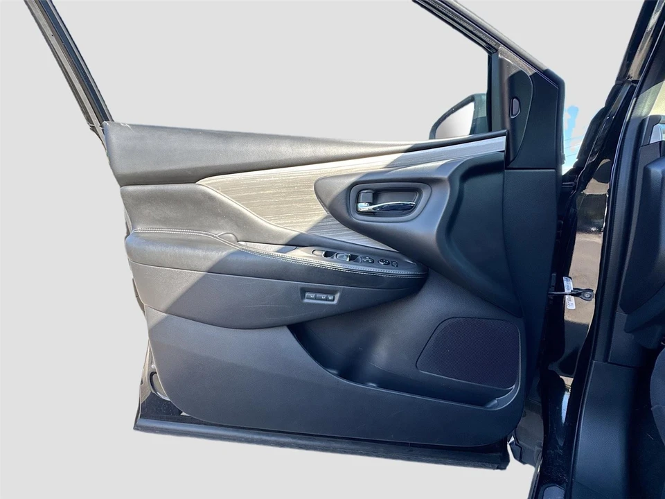 2017 Nissan Murano 3rd Gen - Image 6 of 14