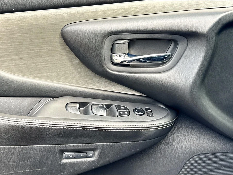 2017 Nissan Murano 3rd Gen - Image 16 of 21