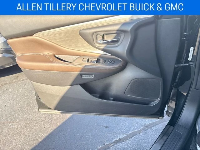 2017 Nissan Murano 3rd Gen - Image 9 of 12