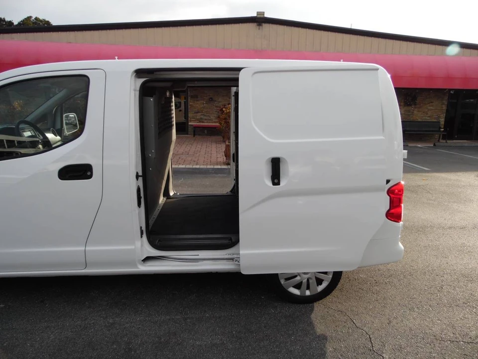 2017 Nissan NV - Image 15 of 21