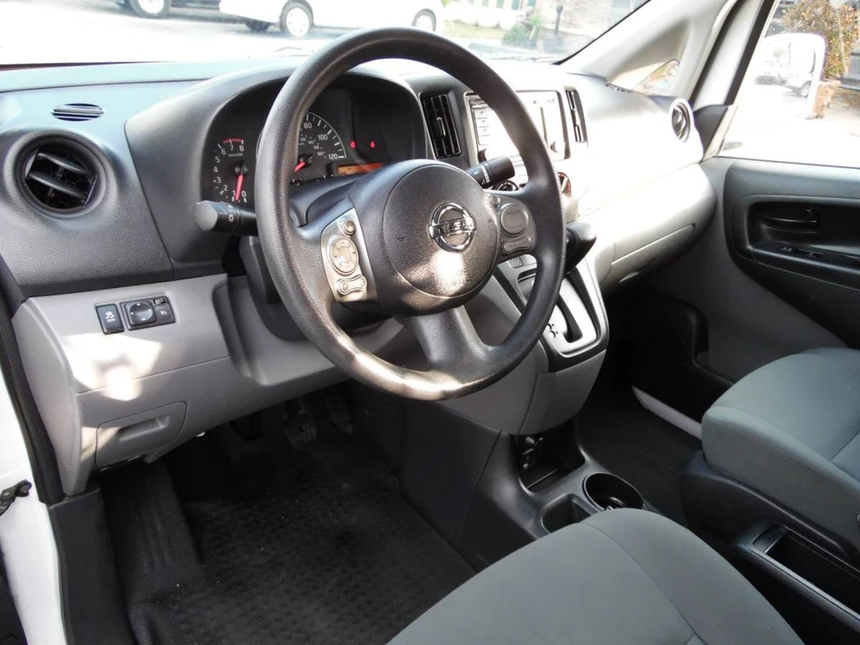 2017 Nissan NV - Image 17 of 21