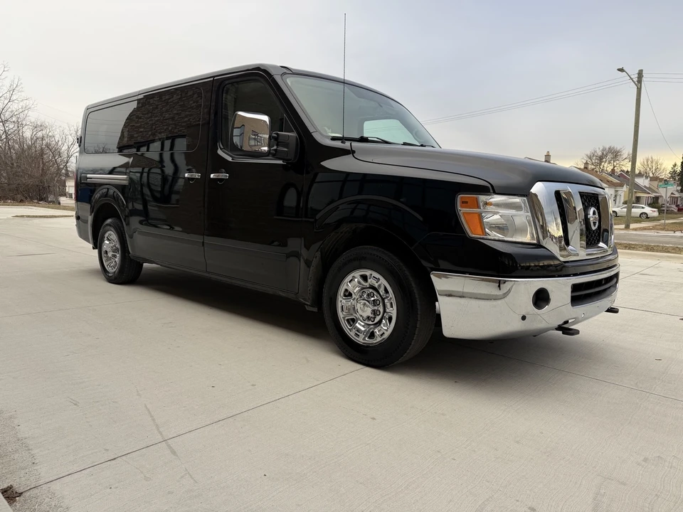 2017 Nissan NV3500 - Image 4 of 21