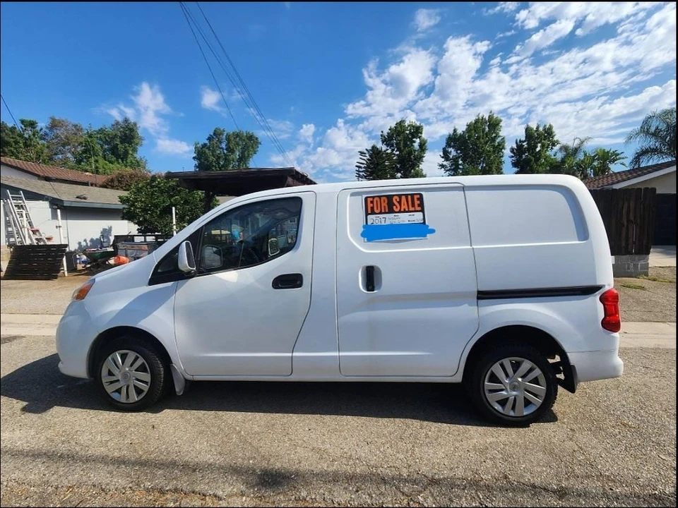 2017 Nissan NV - Image 7 of 8