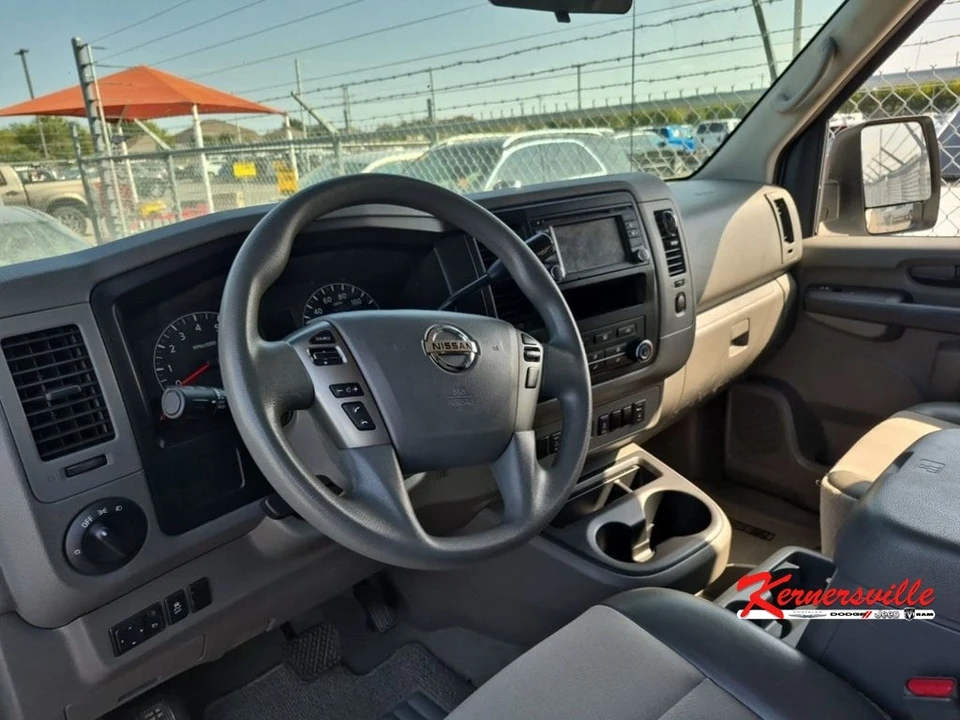 2017 Nissan NV - Image 5 of 11