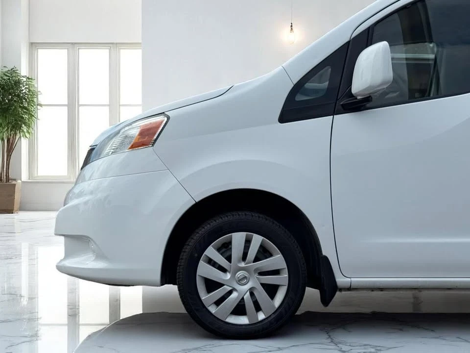 2017 Nissan NV - Image 10 of 20