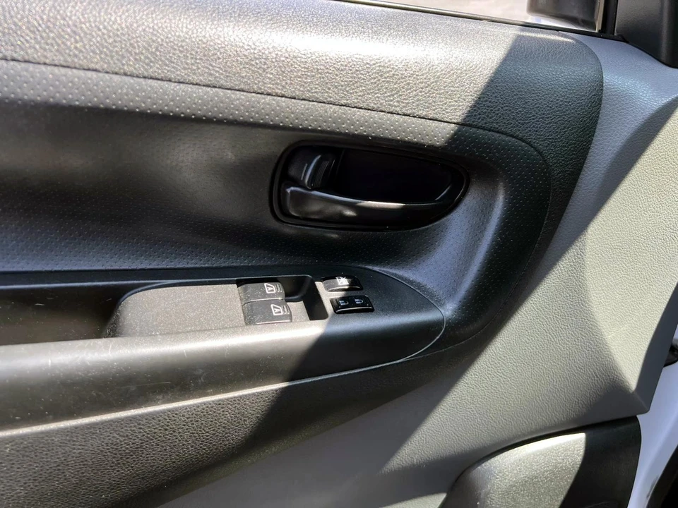 2017 Nissan NV - Image 17 of 21