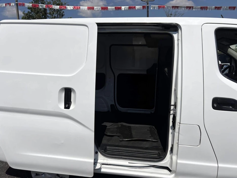 2017 Nissan NV - Image 8 of 21