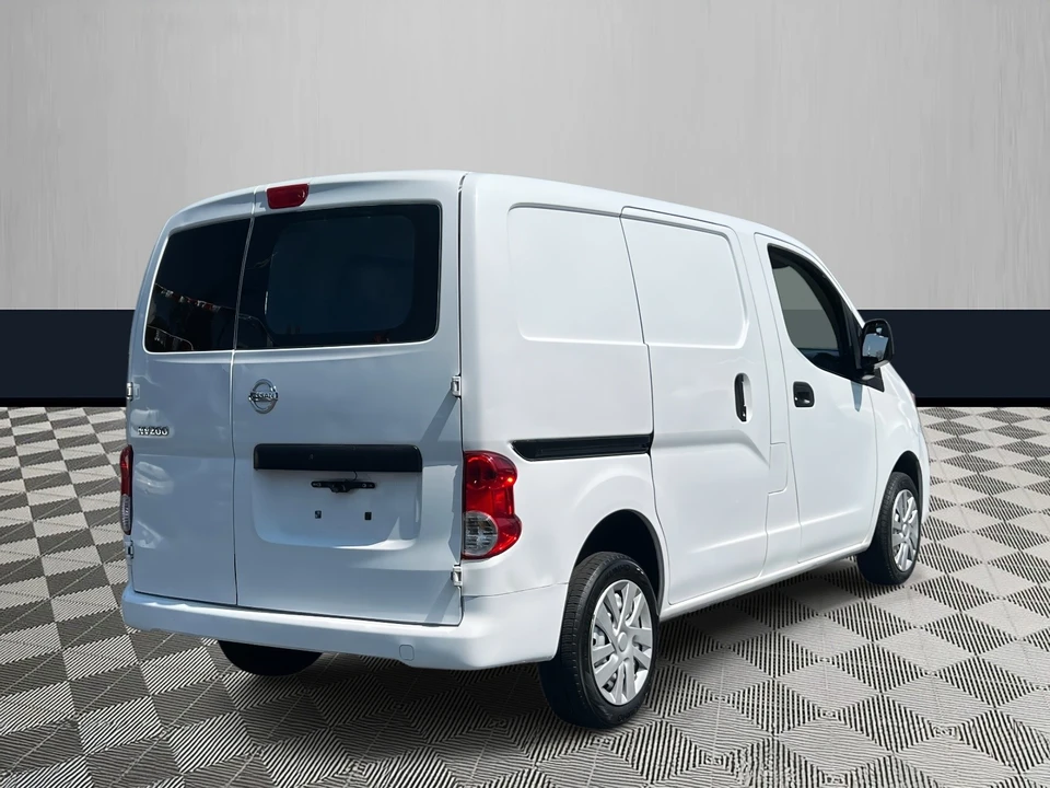 2017 Nissan NV - Image 7 of 21