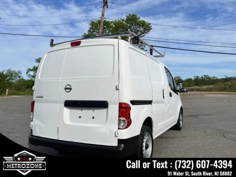 2017 Nissan NV - Image 8 of 12