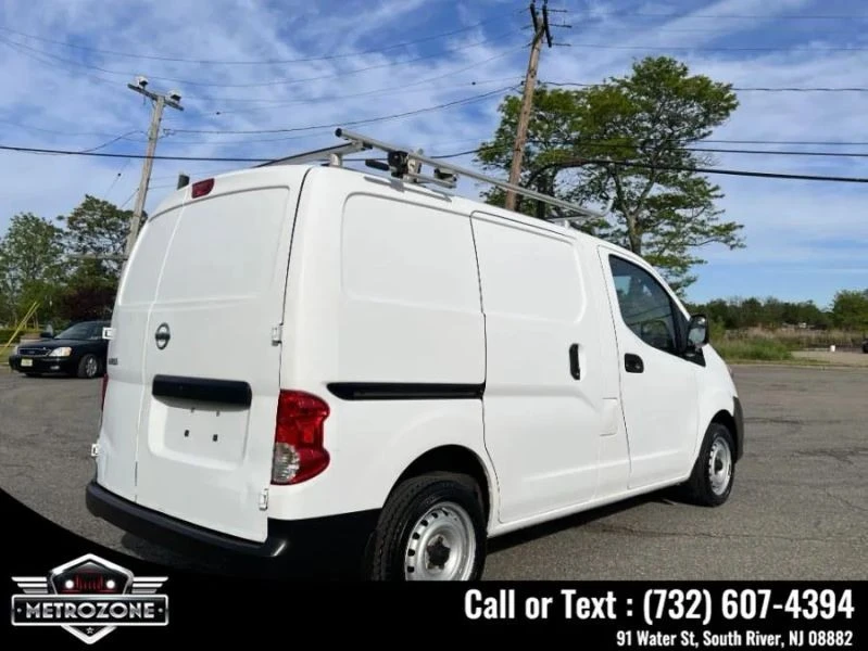 2017 Nissan NV - Image 11 of 12