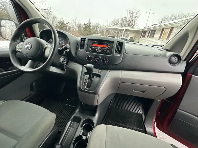 2017 Nissan NV - Image 11 of 12