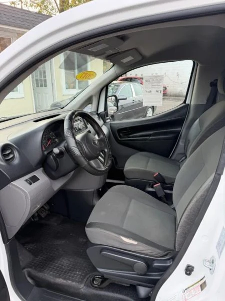 2017 Nissan NV - Image 6 of 9