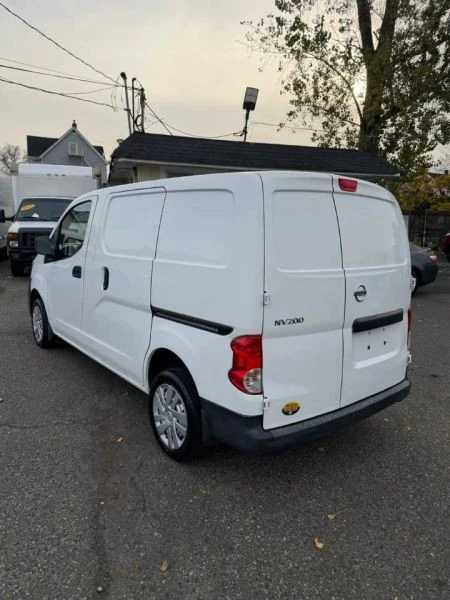 2017 Nissan NV - Image 4 of 9