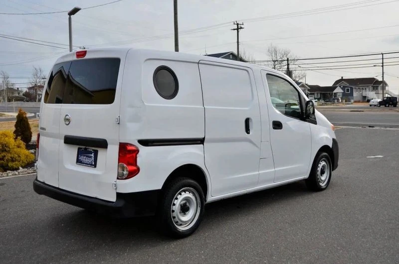 2017 Nissan NV - Image 11 of 12