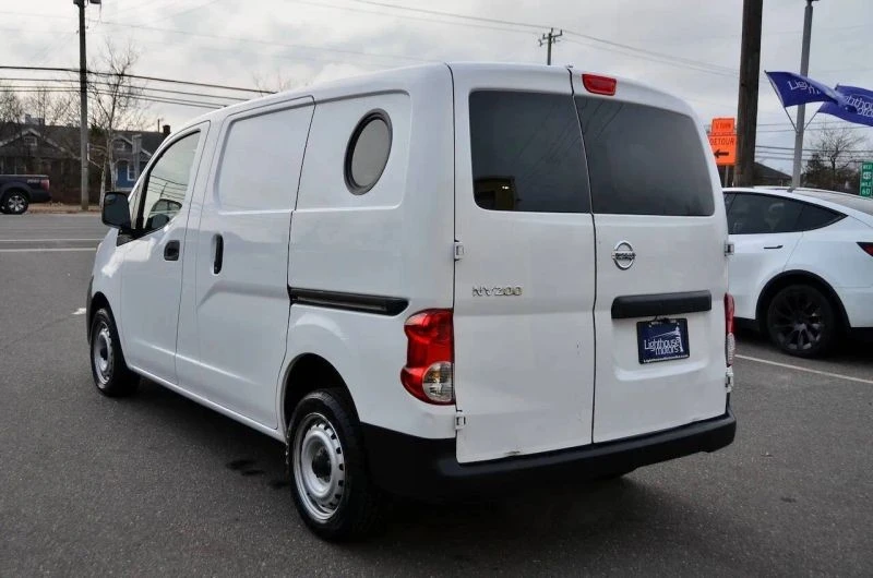 2017 Nissan NV - Image 7 of 12