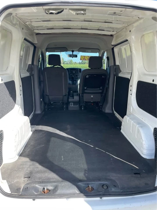2017 Nissan NV - Image 16 of 17