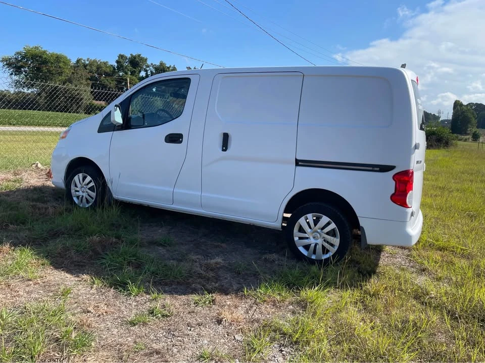 2017 Nissan NV - Image 10 of 17