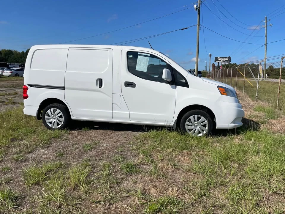 2017 Nissan NV - Image 5 of 17