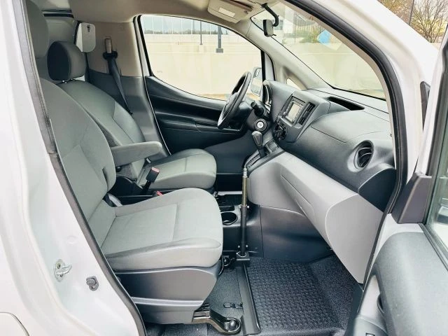 2017 Nissan NV - Image 17 of 21