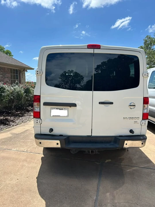 2017 Nissan NV3500 - Image 2 of 7
