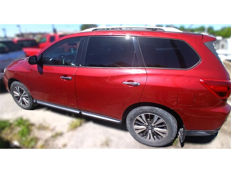 2017 Nissan Pathfinder 4th Gen - Image 2 of 31