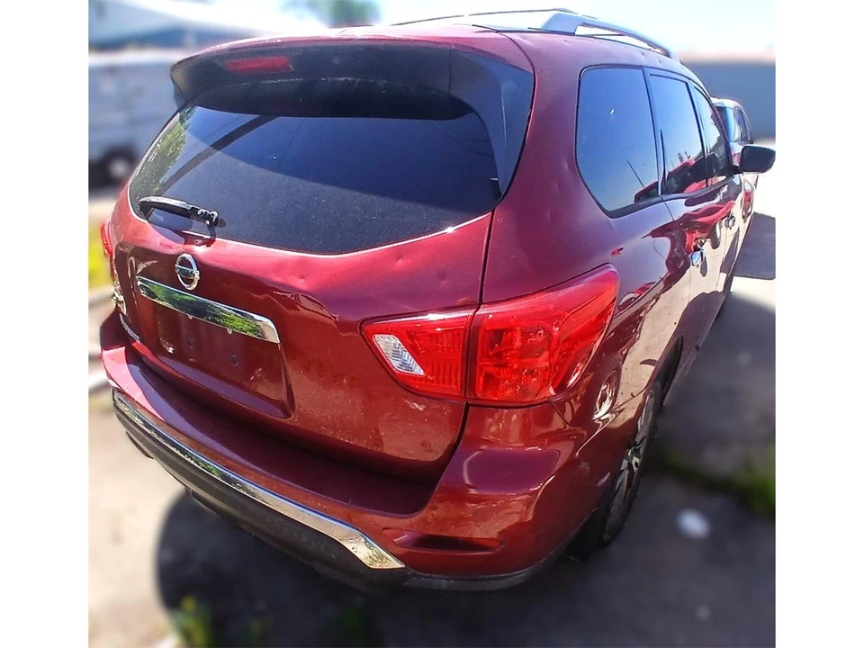 2017 Nissan Pathfinder 4th Gen - Image 4 of 31