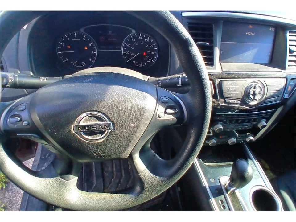 2017 Nissan Pathfinder 4th Gen - Image 19 of 31