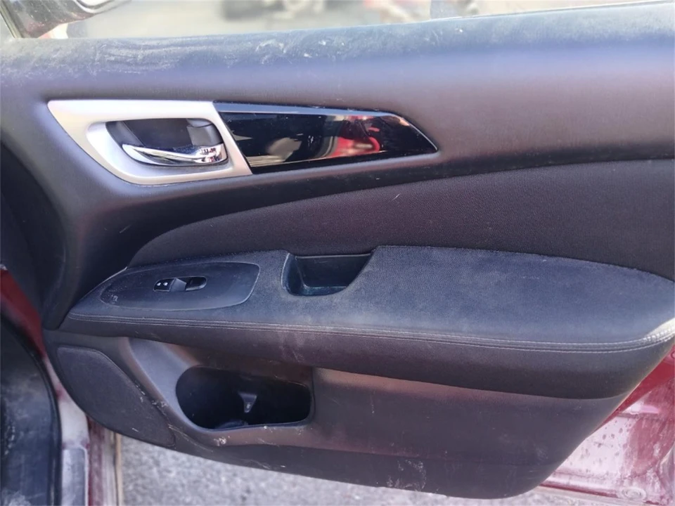 2017 Nissan Pathfinder 4th Gen - Image 29 of 31