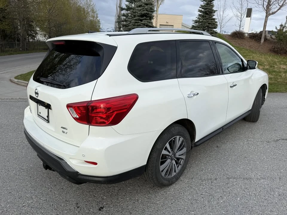 2017 Nissan Pathfinder 4th Gen - Image 4 of 18