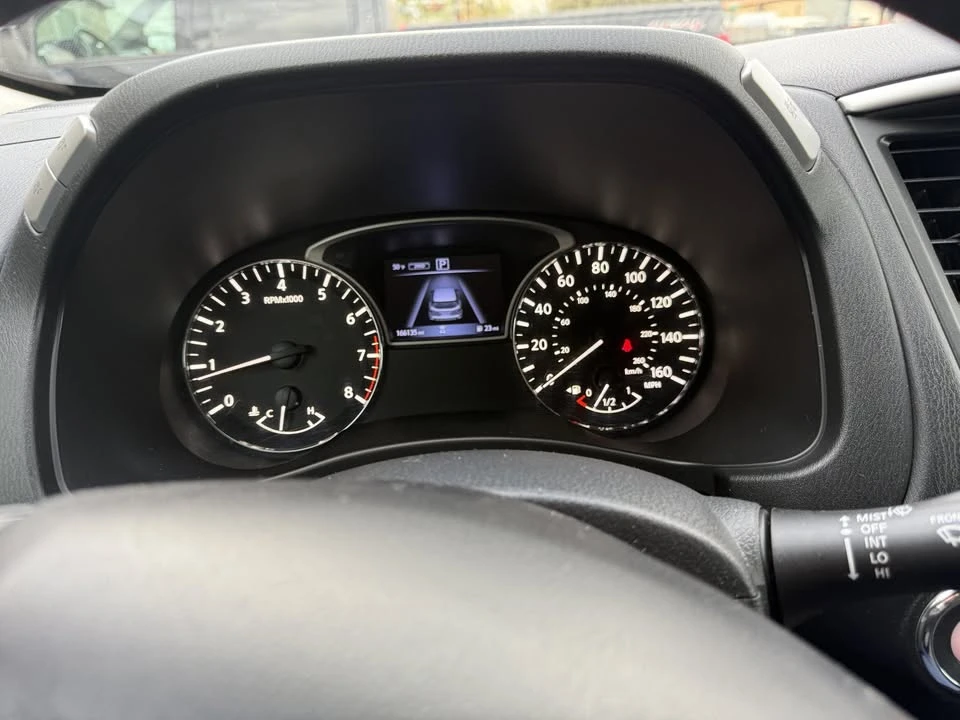 2017 Nissan Pathfinder 4th Gen - Image 9 of 18