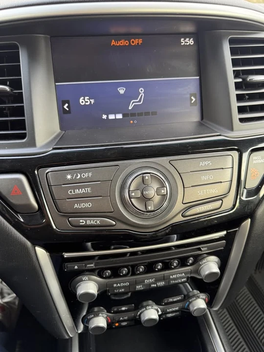 2017 Nissan Pathfinder 4th Gen - Image 13 of 18