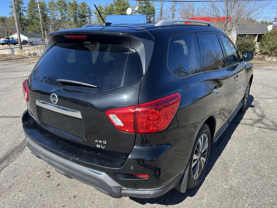 2017 Nissan Pathfinder 4th Gen - Image 9 of 12