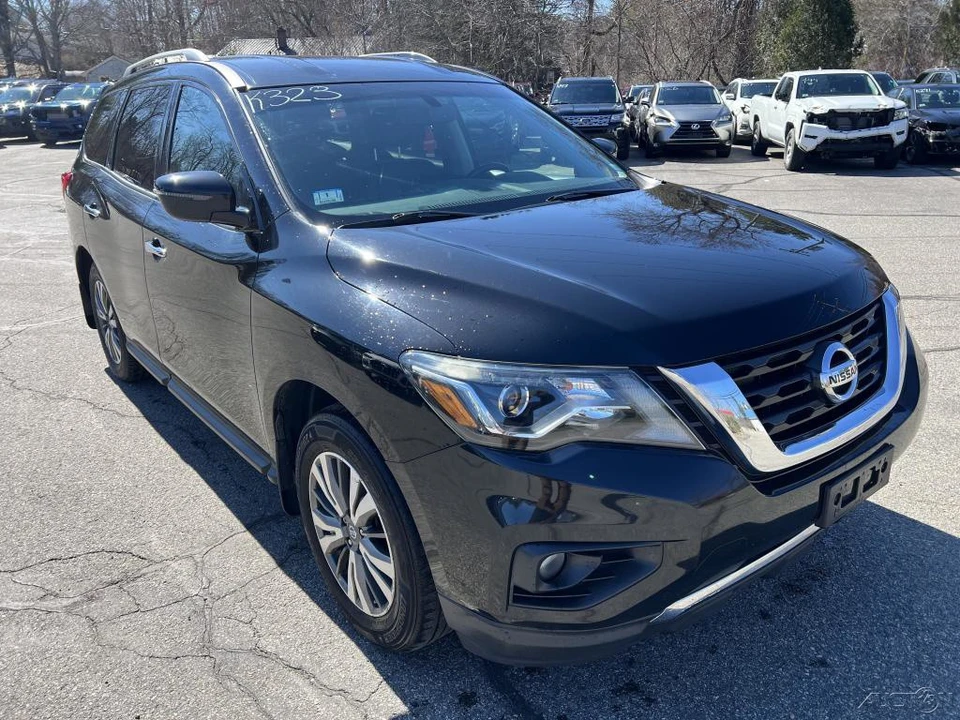 2017 Nissan Pathfinder 4th Gen - Image 10 of 12