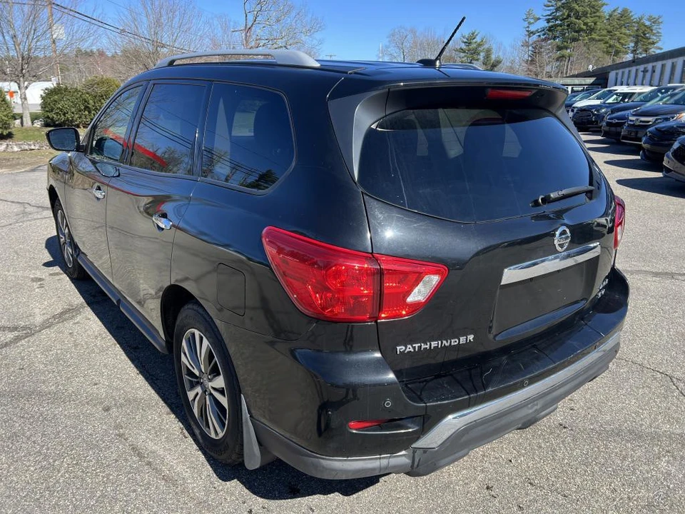 2017 Nissan Pathfinder 4th Gen - Image 7 of 12