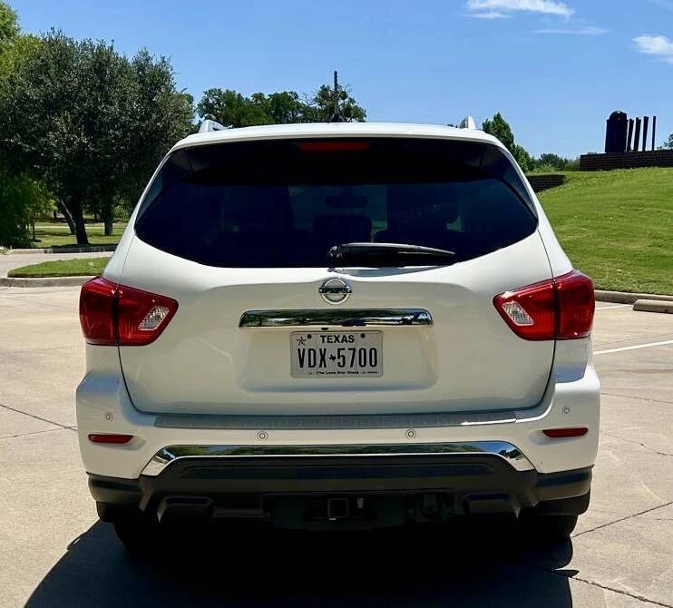 2017 Nissan Pathfinder 4th Gen - Image 5 of 15