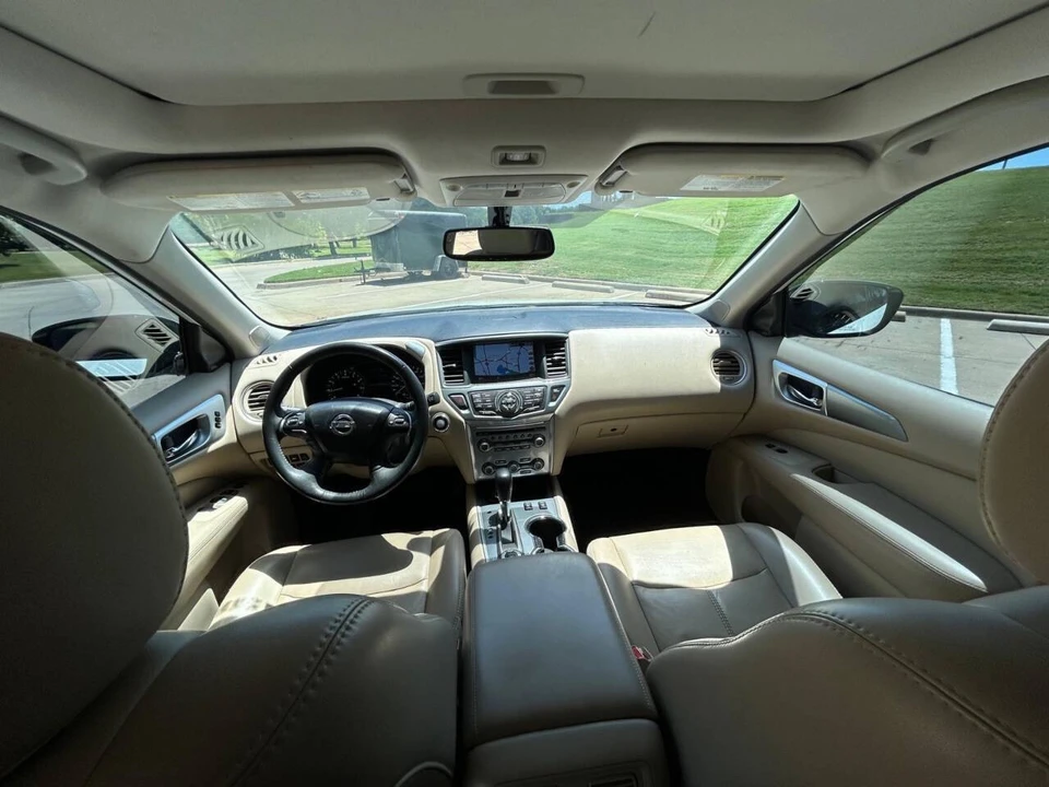 2017 Nissan Pathfinder 4th Gen - Image 10 of 15
