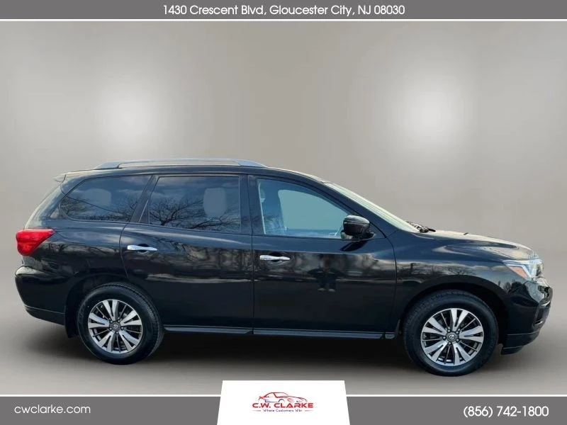 2017 Nissan Pathfinder 4th Gen - Image 4 of 12