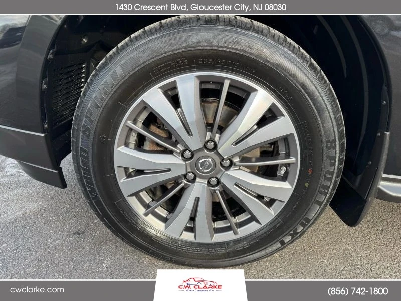 2017 Nissan Pathfinder 4th Gen - Image 9 of 12