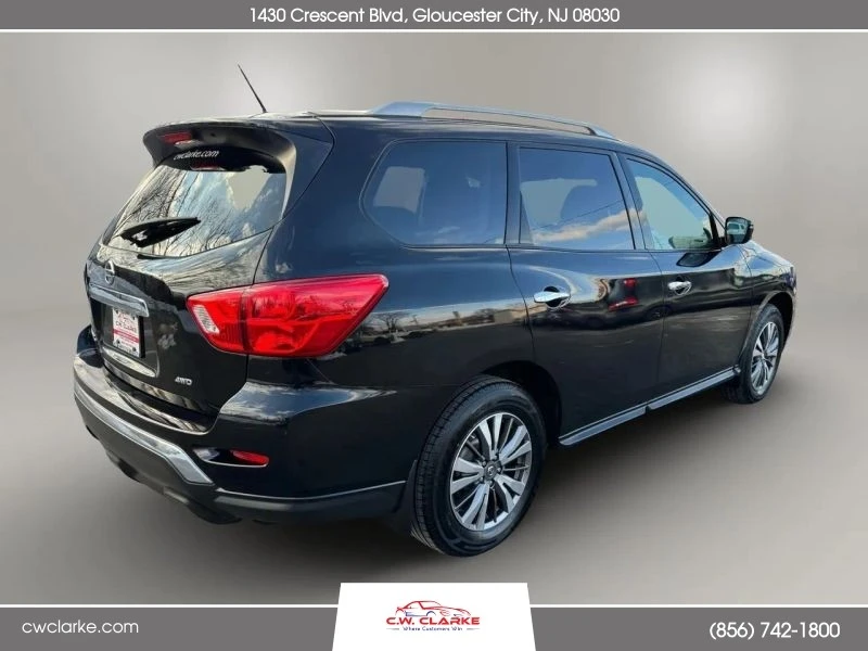 2017 Nissan Pathfinder 4th Gen - Image 5 of 12
