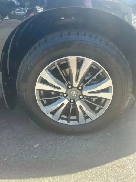 2017 Nissan Pathfinder 4th Gen - Image 11 of 12
