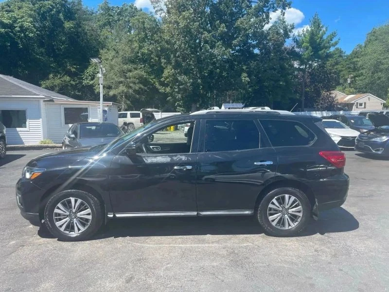 2017 Nissan Pathfinder 4th Gen - Image 7 of 12