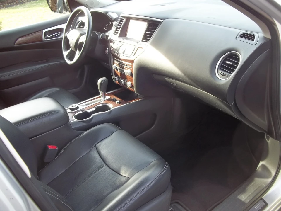 2017 Nissan Pathfinder 4th Gen - Image 18 of 21