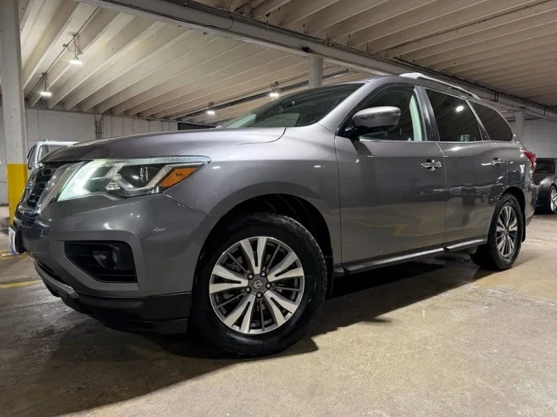 2017 Nissan Pathfinder 4th Gen - Image 2 of 12