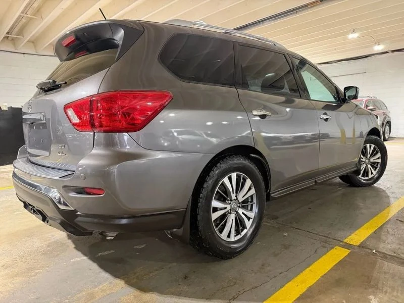 2017 Nissan Pathfinder 4th Gen - Image 4 of 12