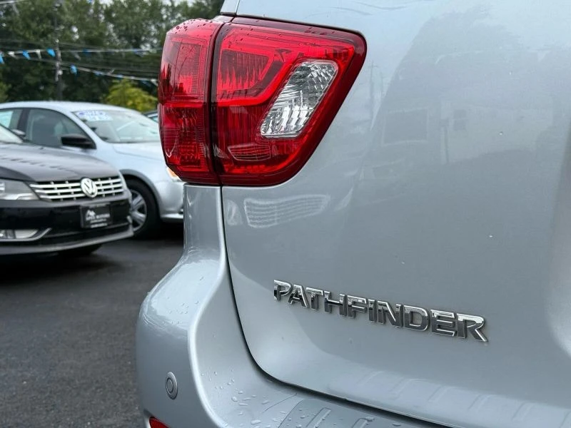 2017 Nissan Pathfinder 4th Gen - Image 7 of 12