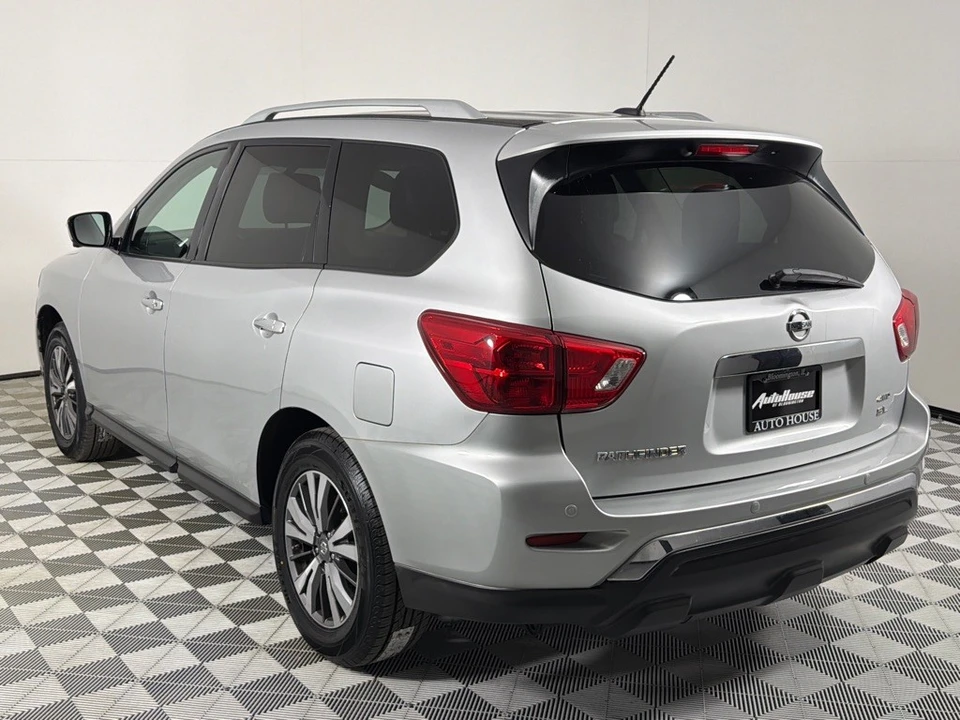 2017 Nissan Pathfinder 4th Gen - Image 6 of 12