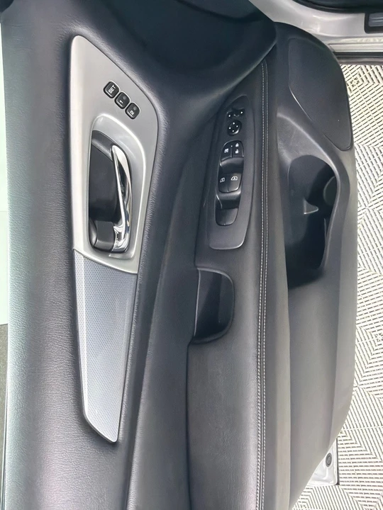2017 Nissan Pathfinder 4th Gen - Image 9 of 12