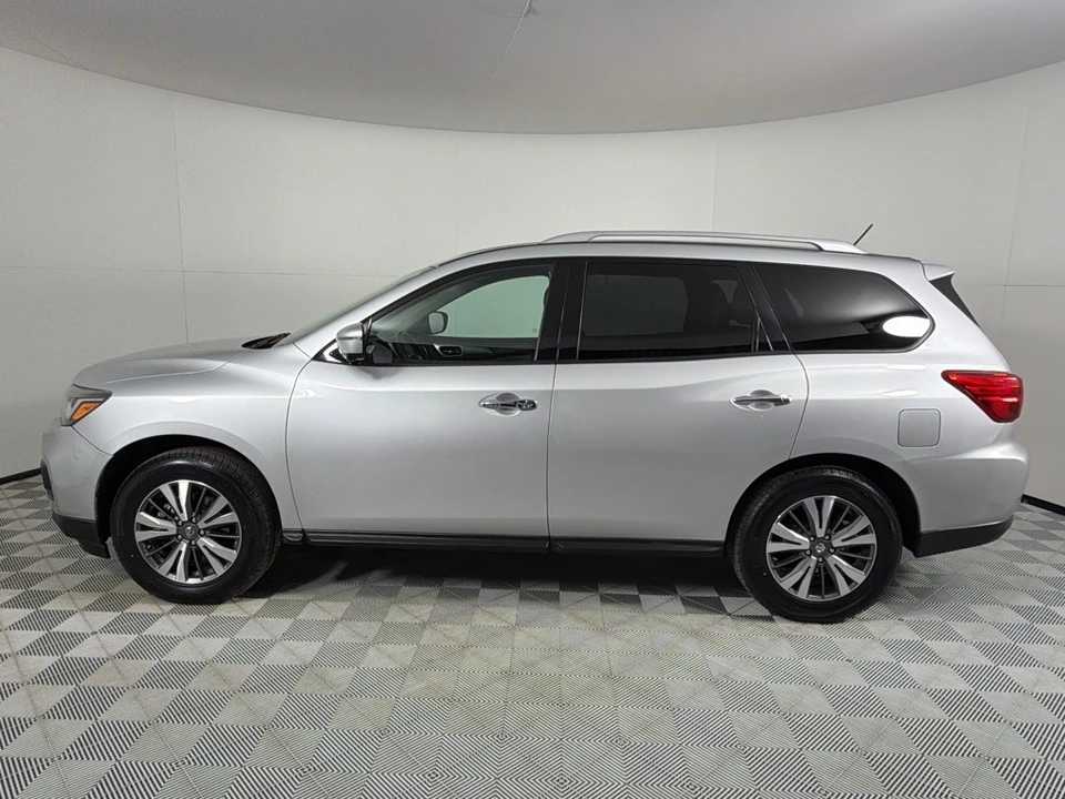 2017 Nissan Pathfinder 4th Gen - Image 8 of 12